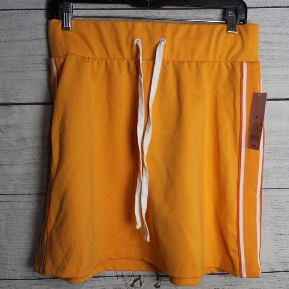 Women's Knit Mini Tennis Skirt Medium‎